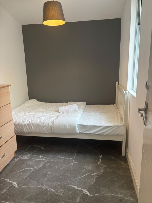 Room Rickthorne Road in Greater London