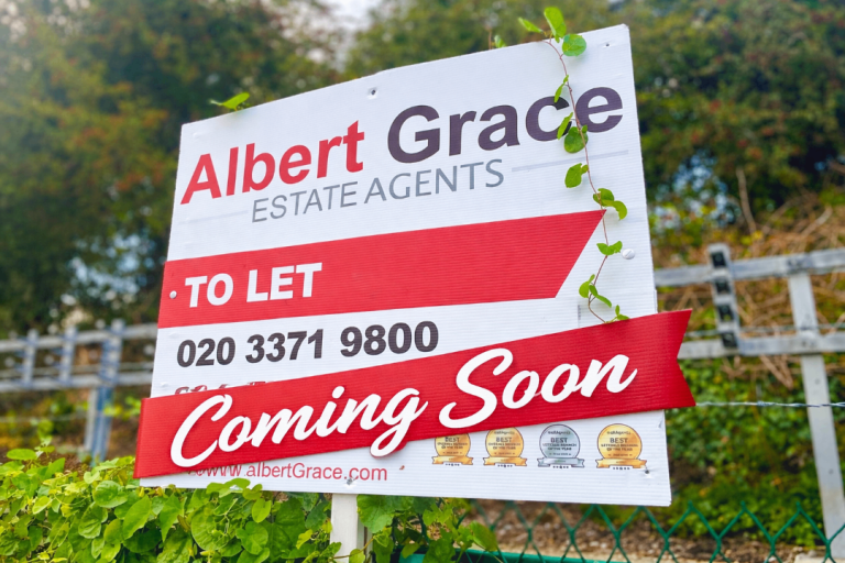 Flat Pinner Road in Greater London