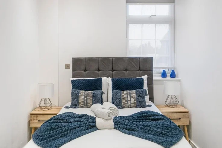 Flat Ashbourne Avenue in Greater London