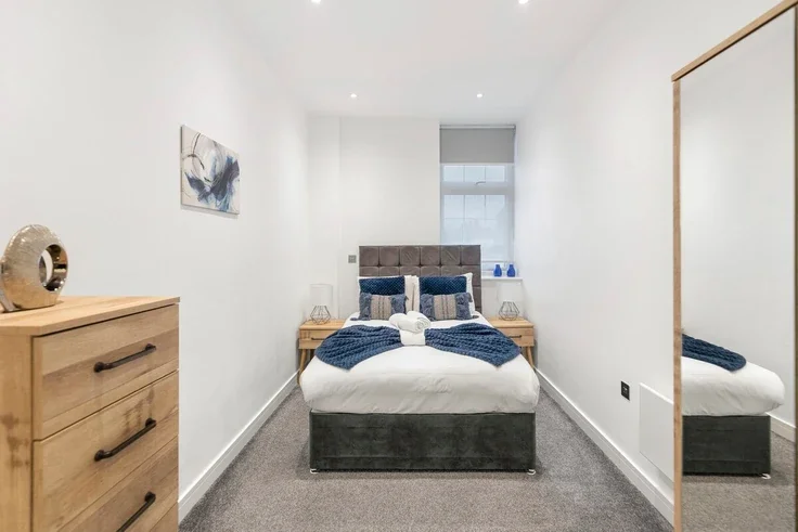 Flat Ashbourne Avenue in Greater London