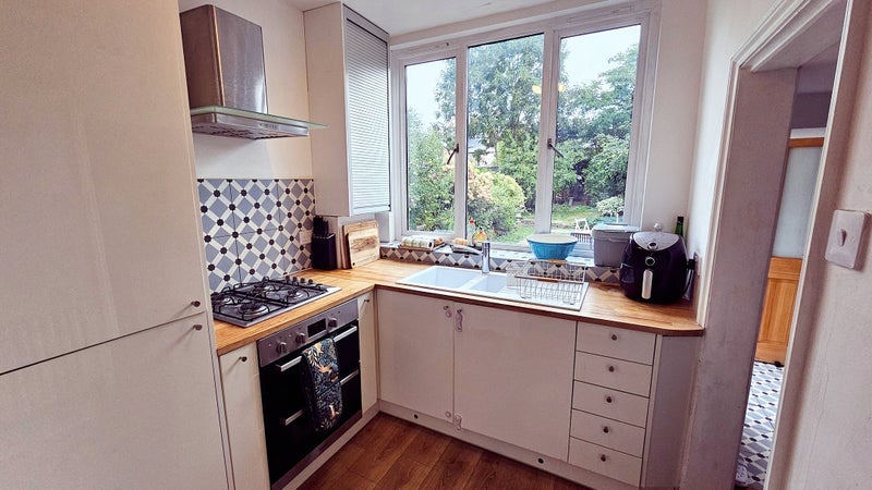 Room Rylett Road in Greater London