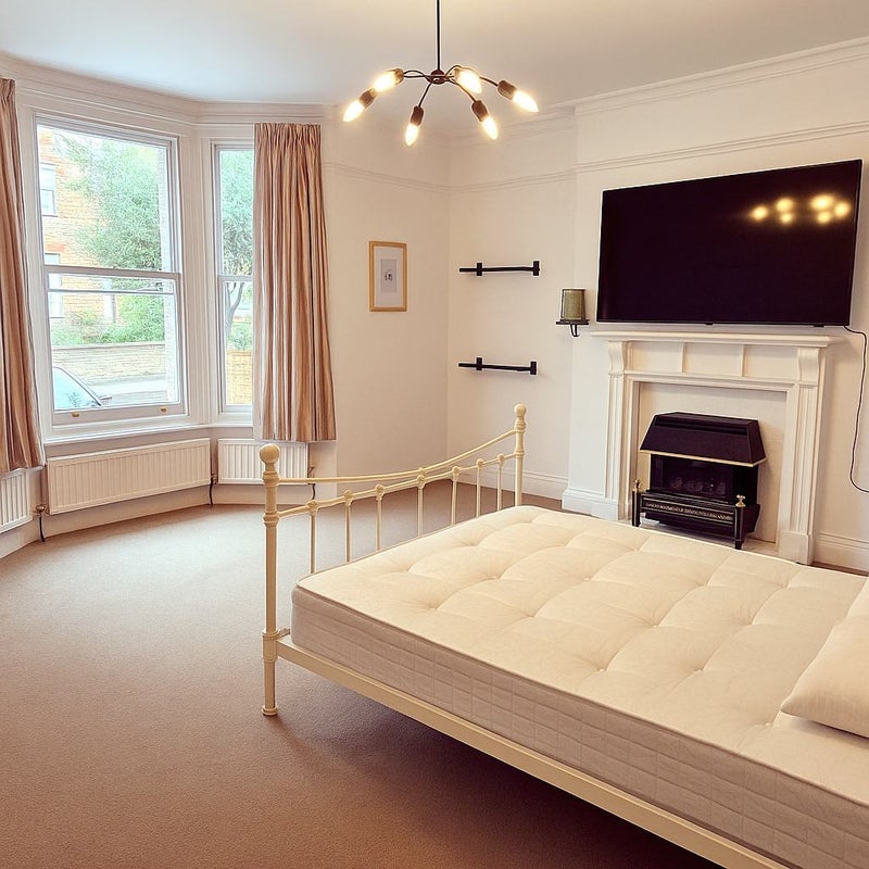 Room Rylett Road in Greater London