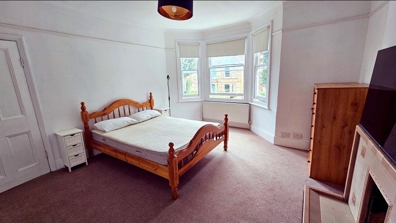 Room Rylett Road in Greater London