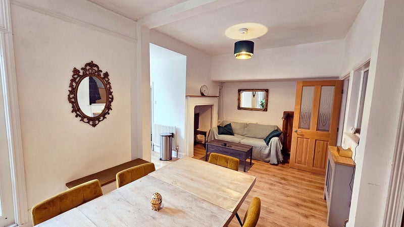 Room Rylett Road in Greater London