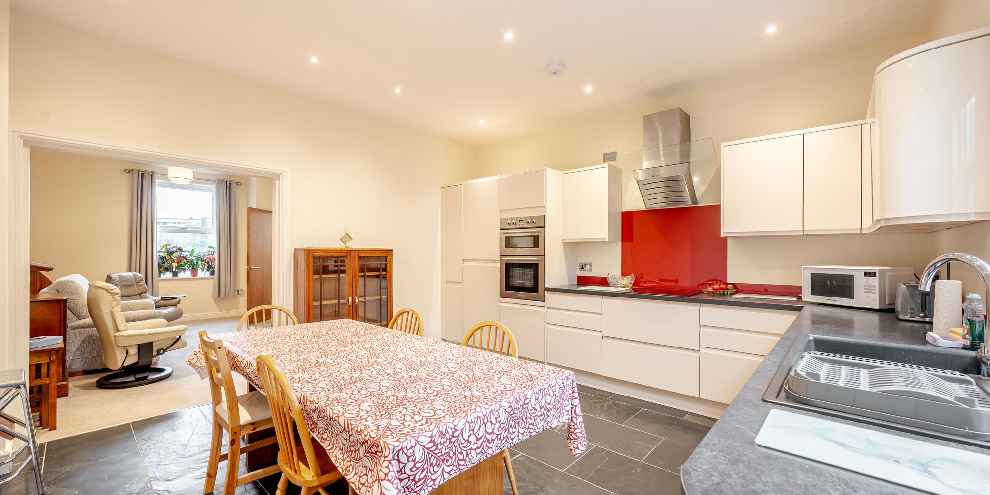 House Heathfield Terrace in Leeds