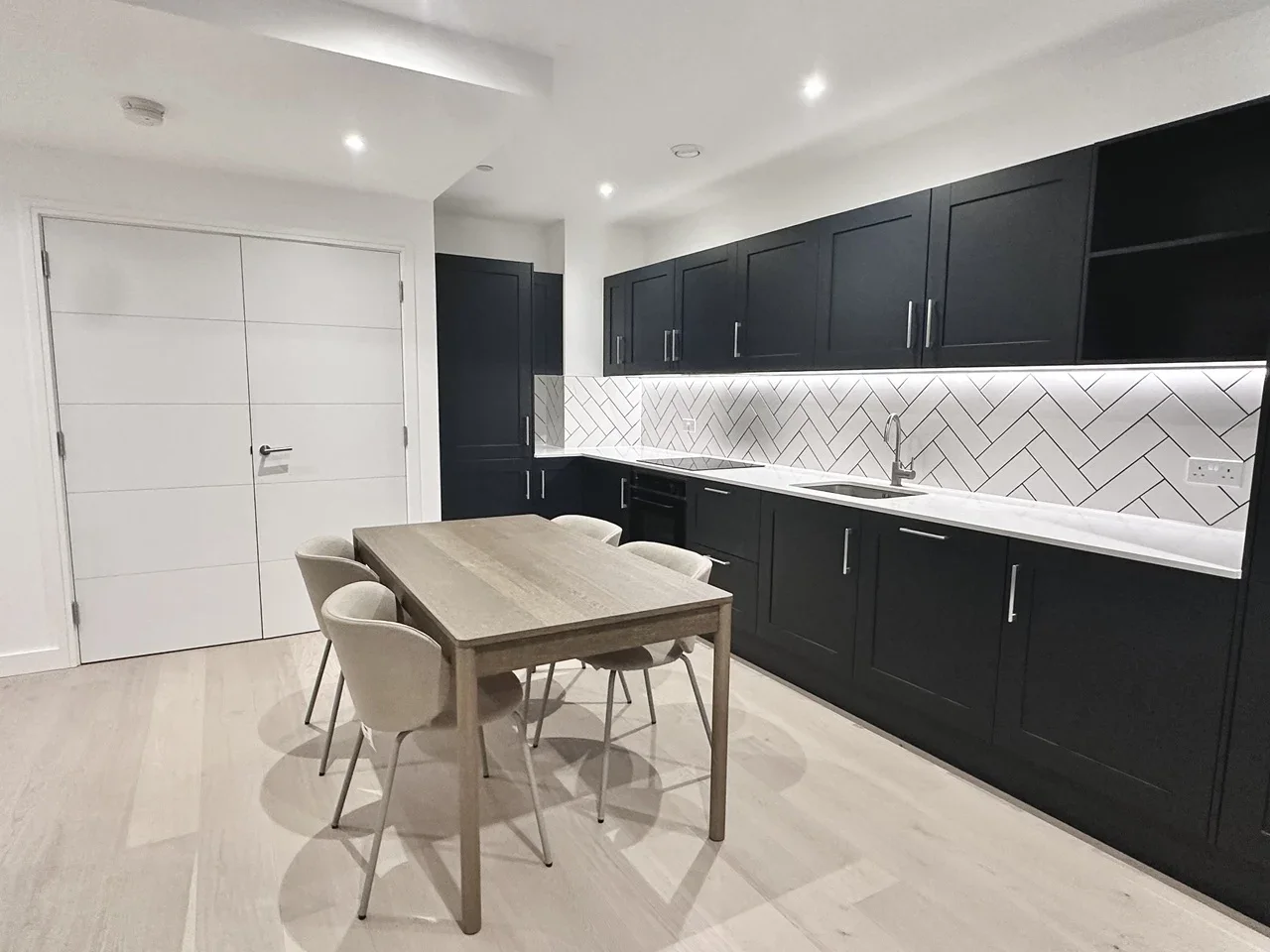 Flat Fifth Way in Greater London