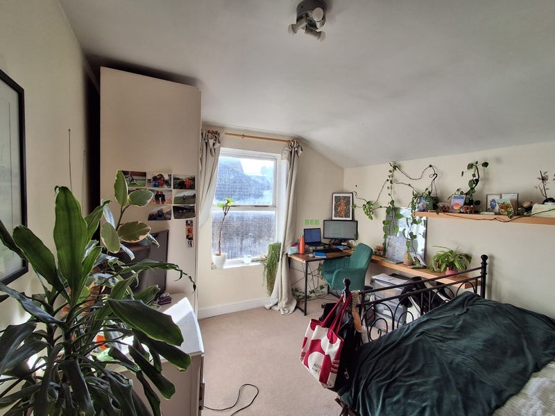 Flat Ethelden Road in Greater London