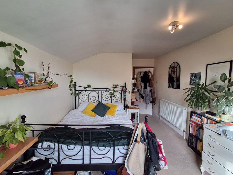 Flat Ethelden Road in Greater London