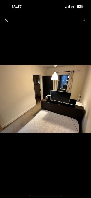 Room Pocklington Drive in Manchester