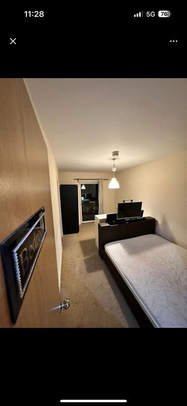 Room Pocklington Drive in Manchester
