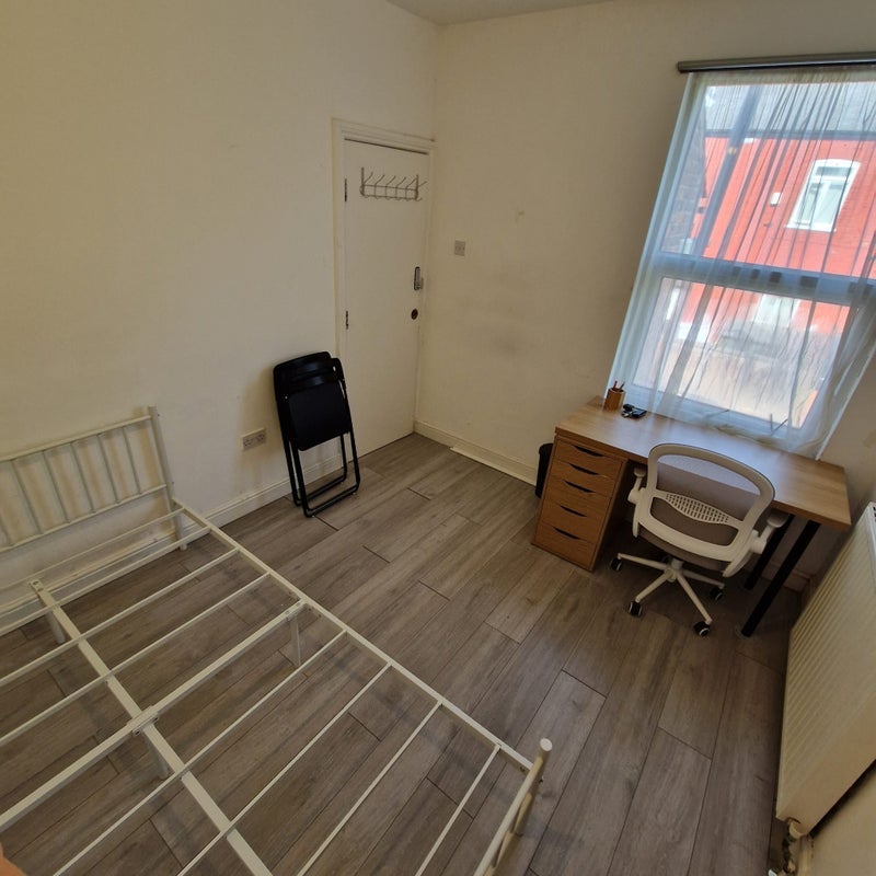 Room Denham Street in Manchester