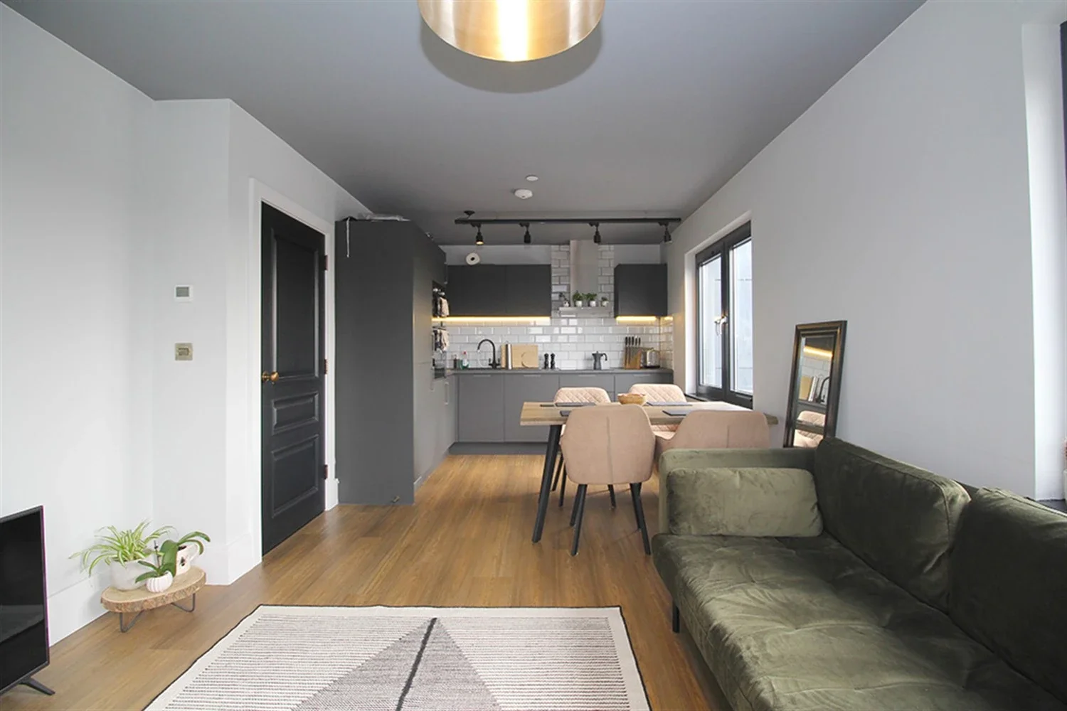 Flat Falcon Street in Charnwood