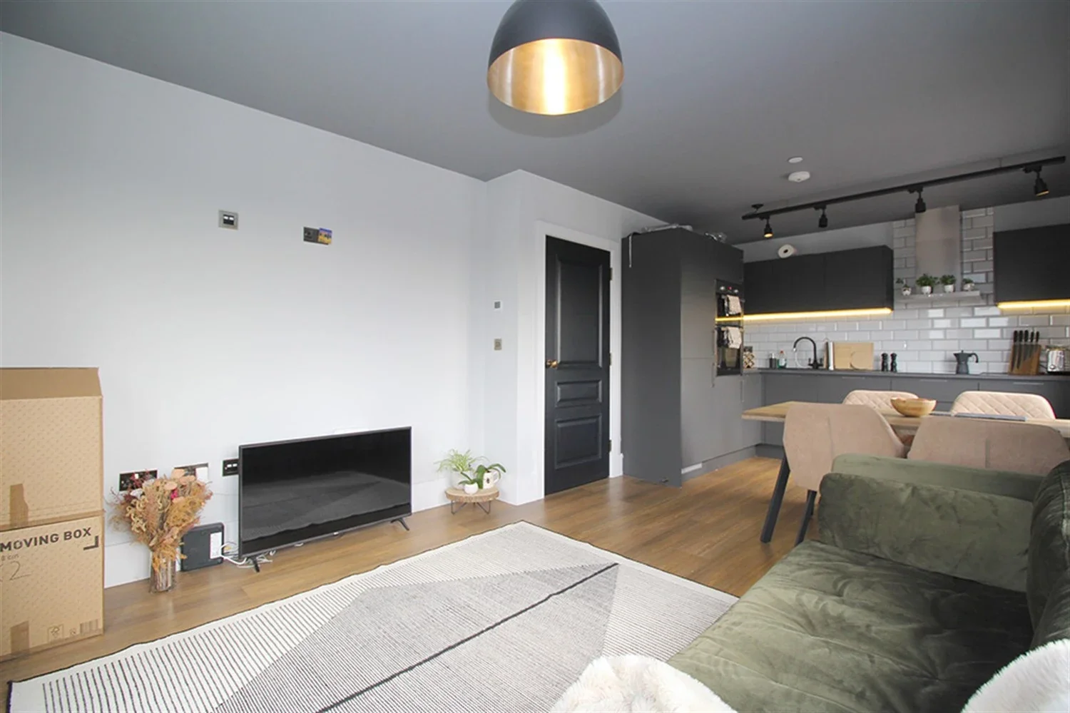 Flat Falcon Street in Charnwood