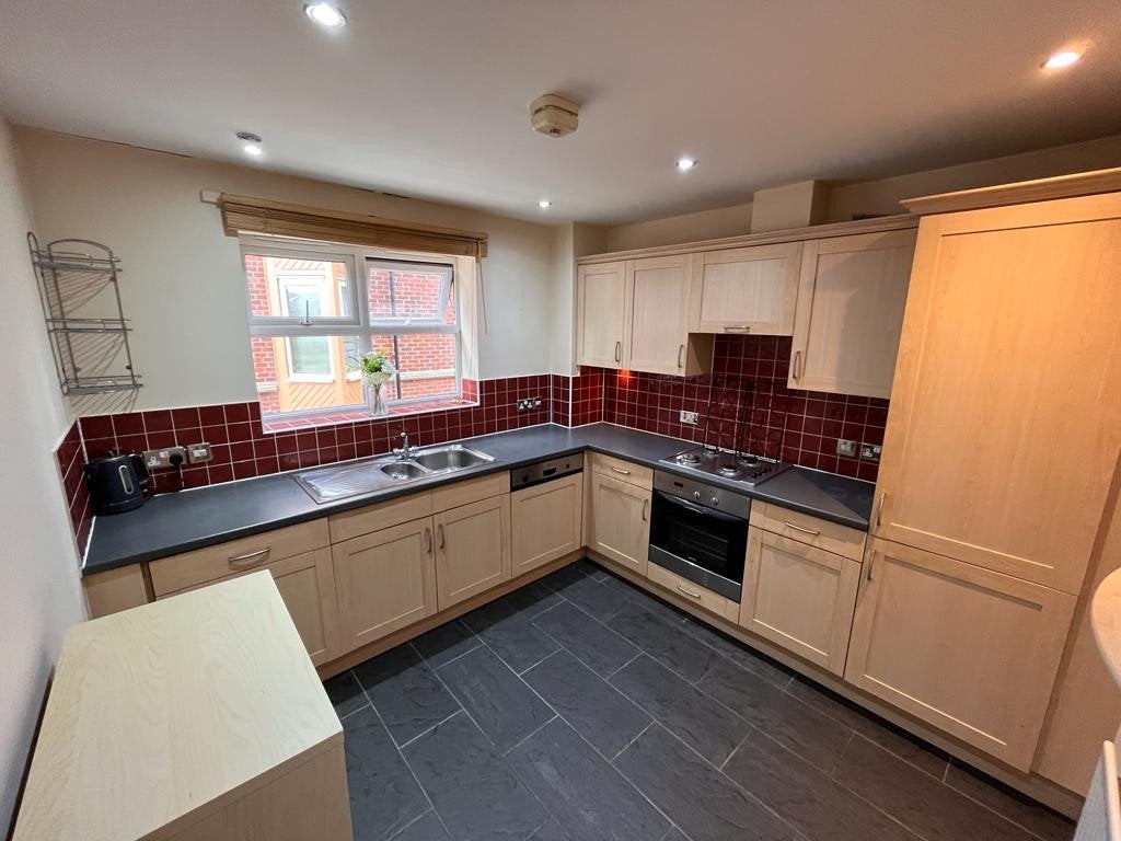 Flat Carisbrooke Road in Leeds