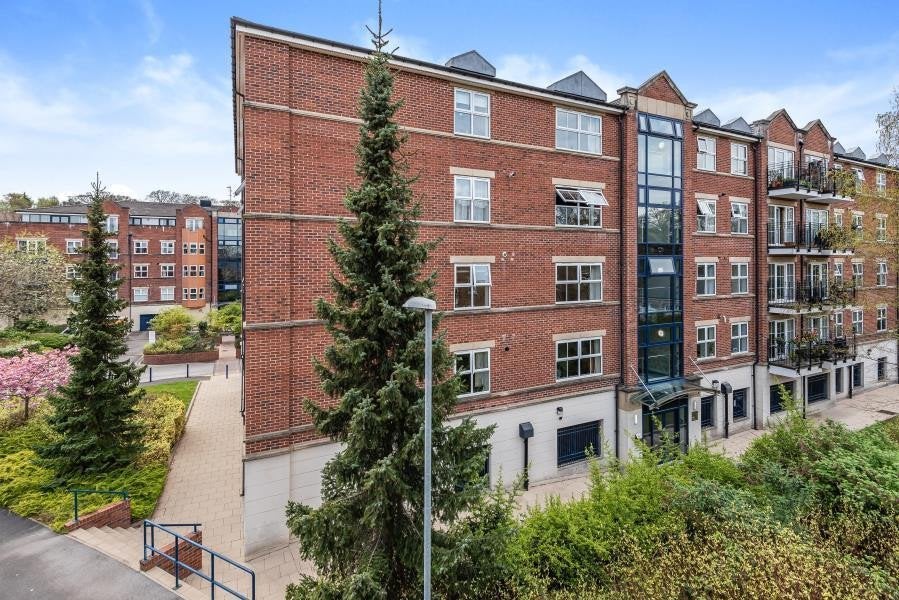 Flat Carisbrooke Road in Leeds