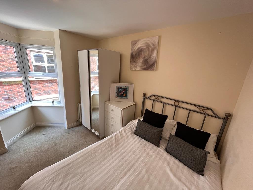 Flat Carisbrooke Road in Leeds