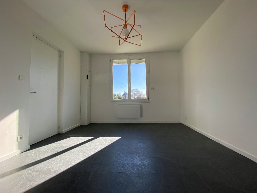 Flat Route de Clisson in Saint-Sébastien-sur-Loire