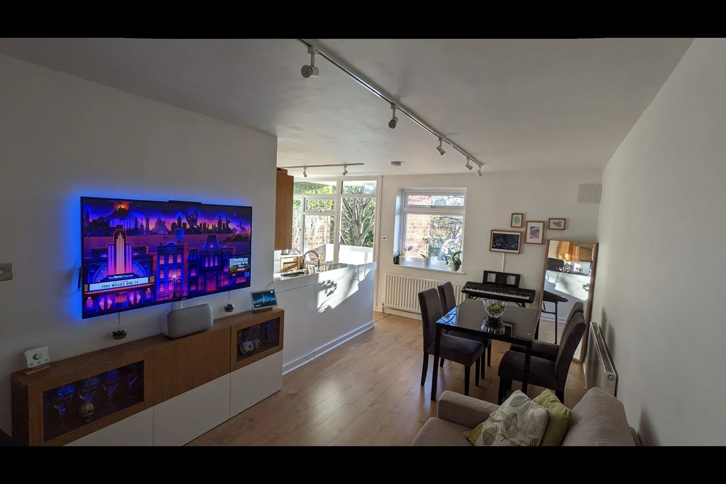 Flat Albemarle Road in Greater London