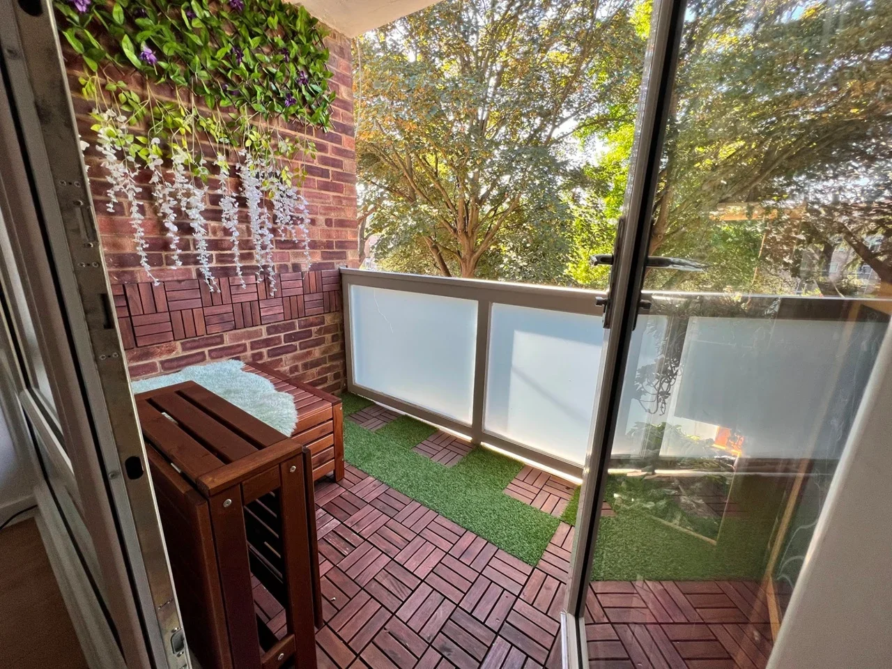 Flat Albemarle Road in Greater London