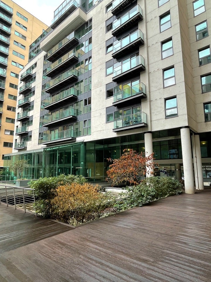 Flat Millharbour in Greater London