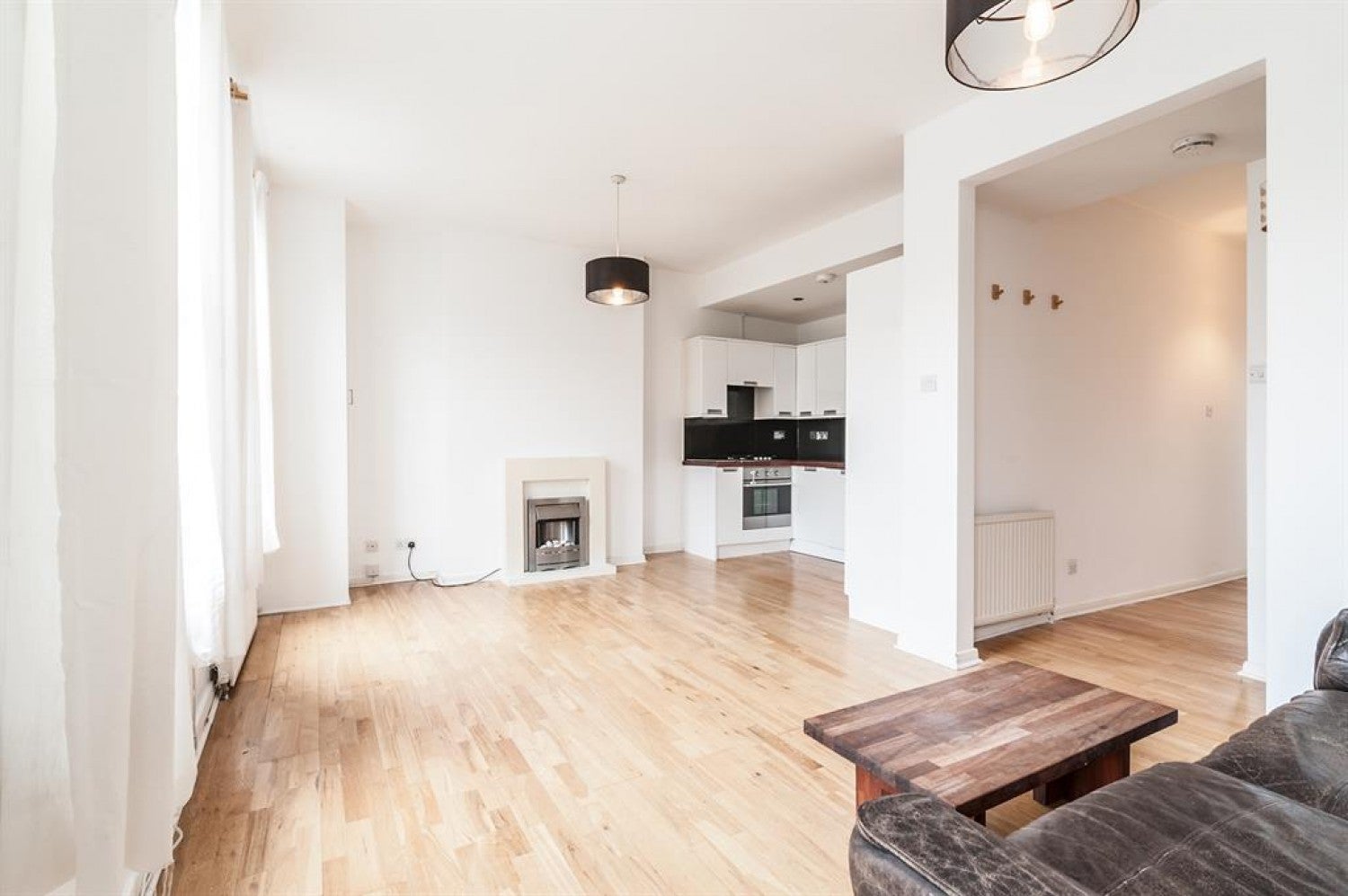 Flat Dunsmure Road in Greater London