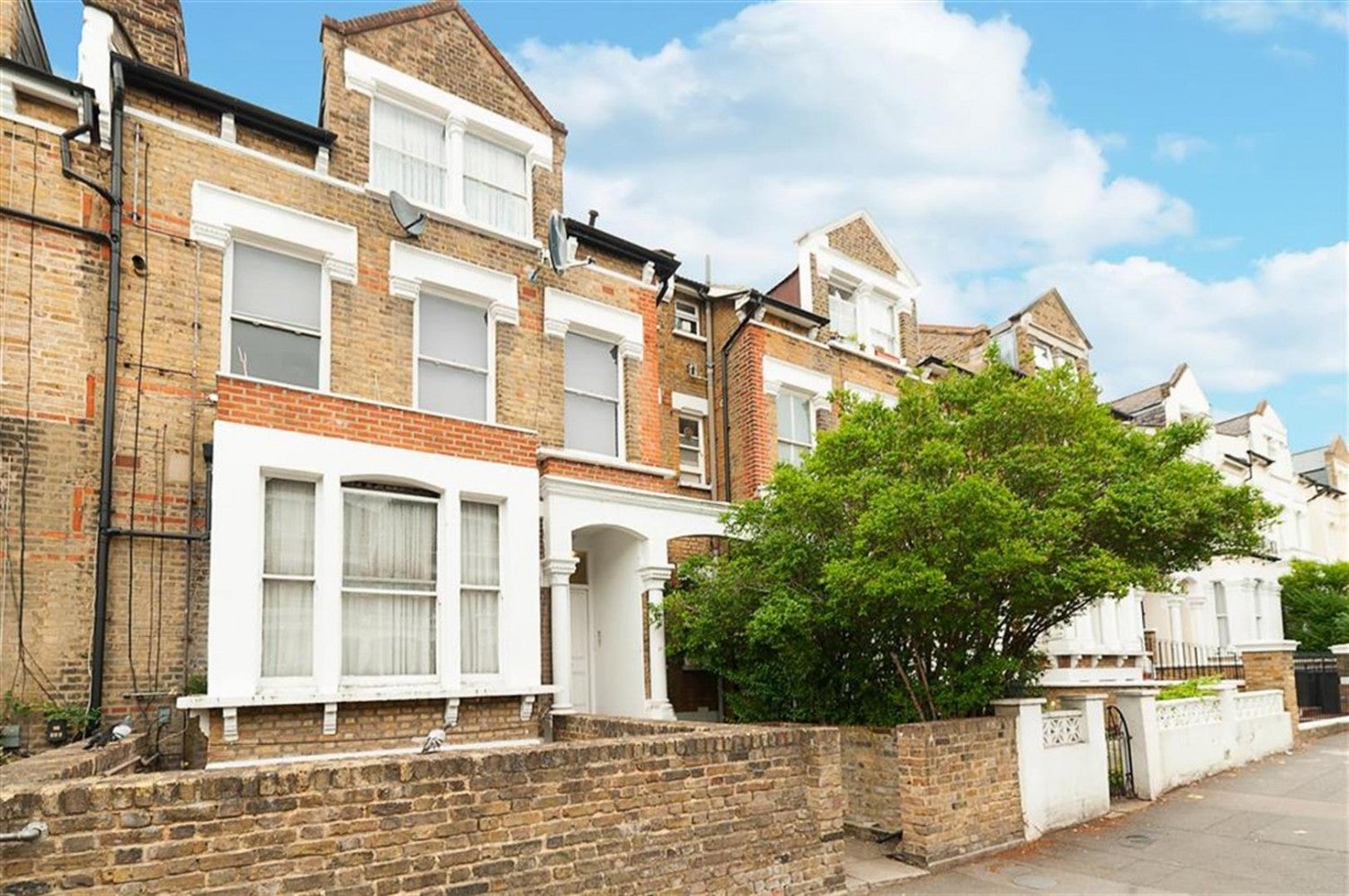 Flat Dunsmure Road in Greater London