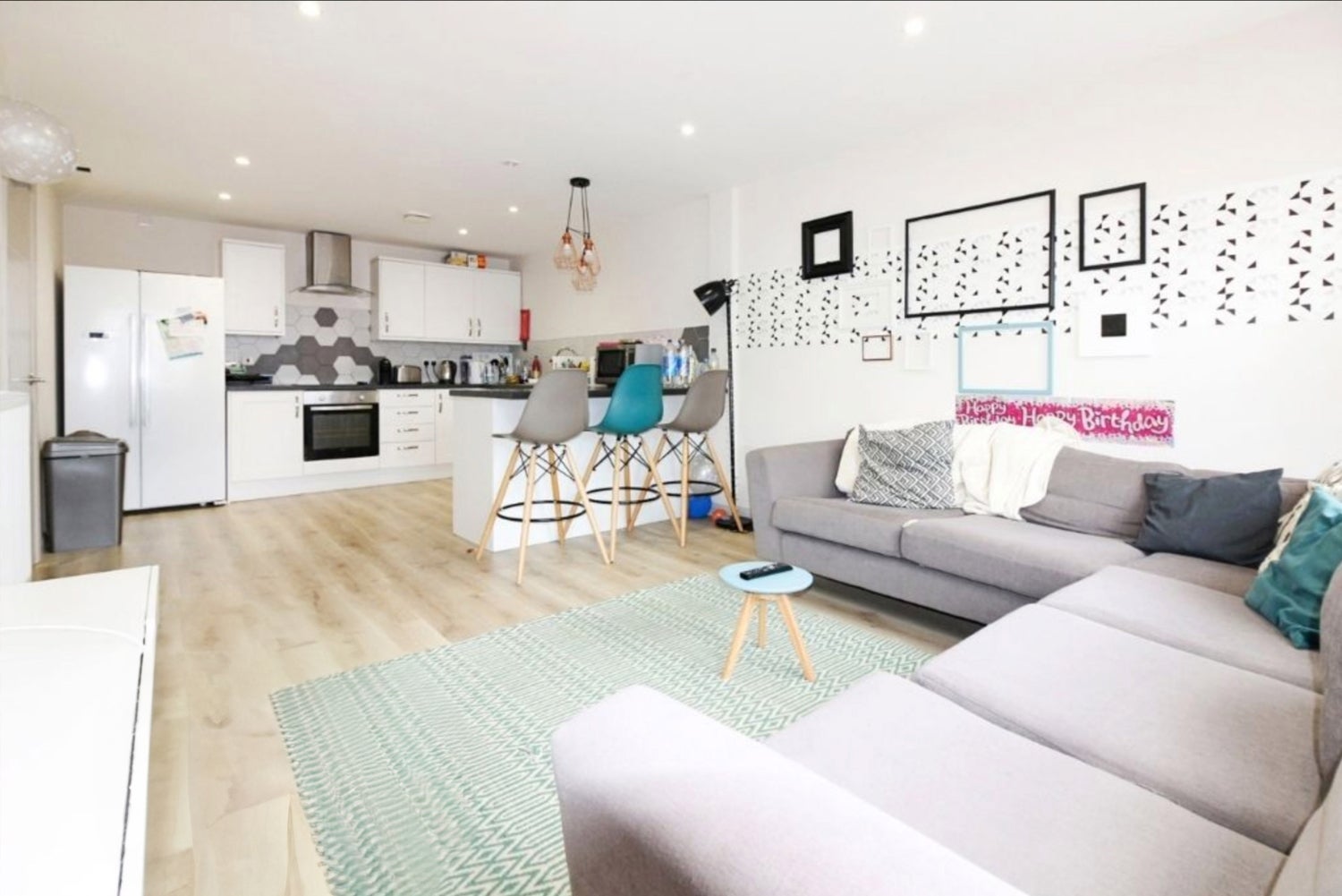 Flat Woodville Road in Cardiff
