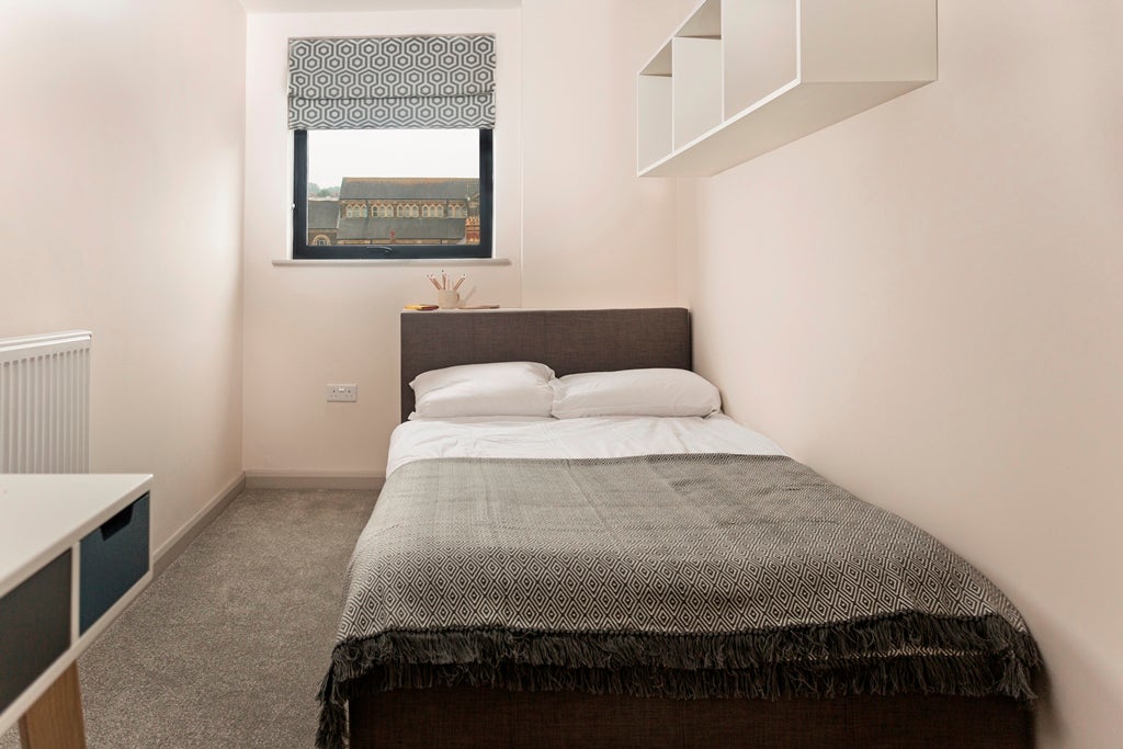 Flat Woodville Road in Cardiff
