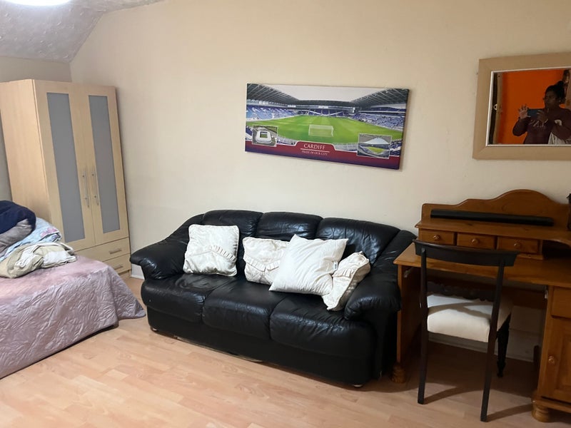 Room Dunraven Street in Tonypandy