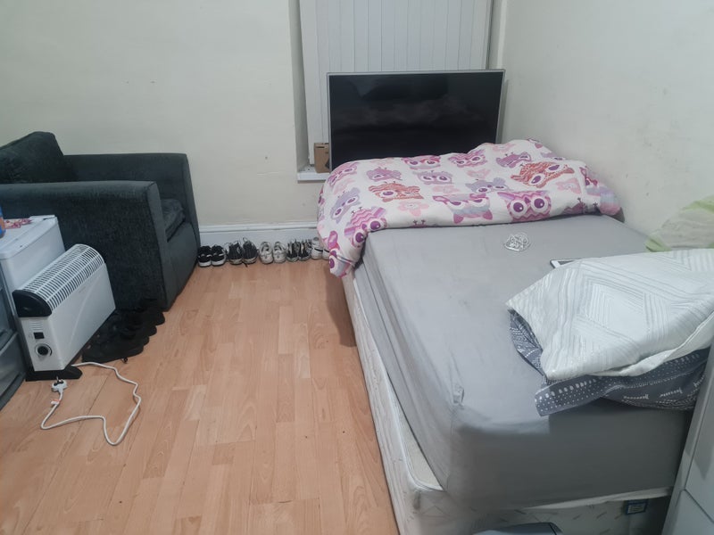 Room Dunraven Street in Tonypandy