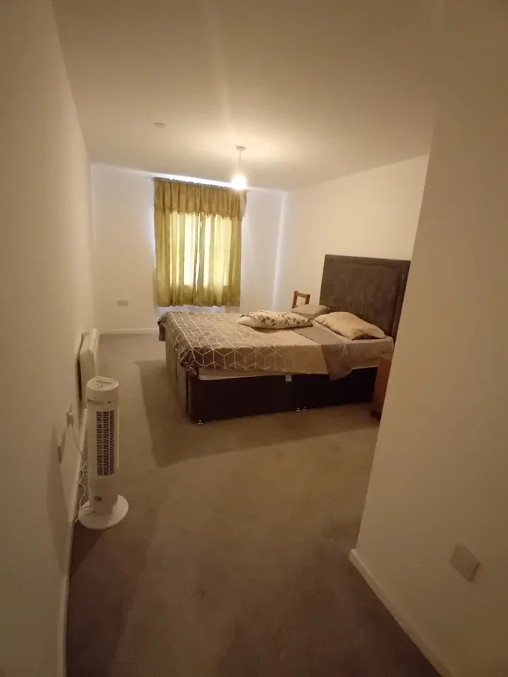 Room Sayers Way in Greater London