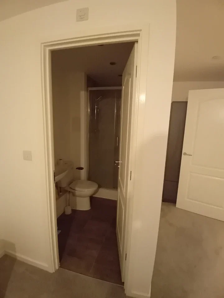 Room Sayers Way in Greater London