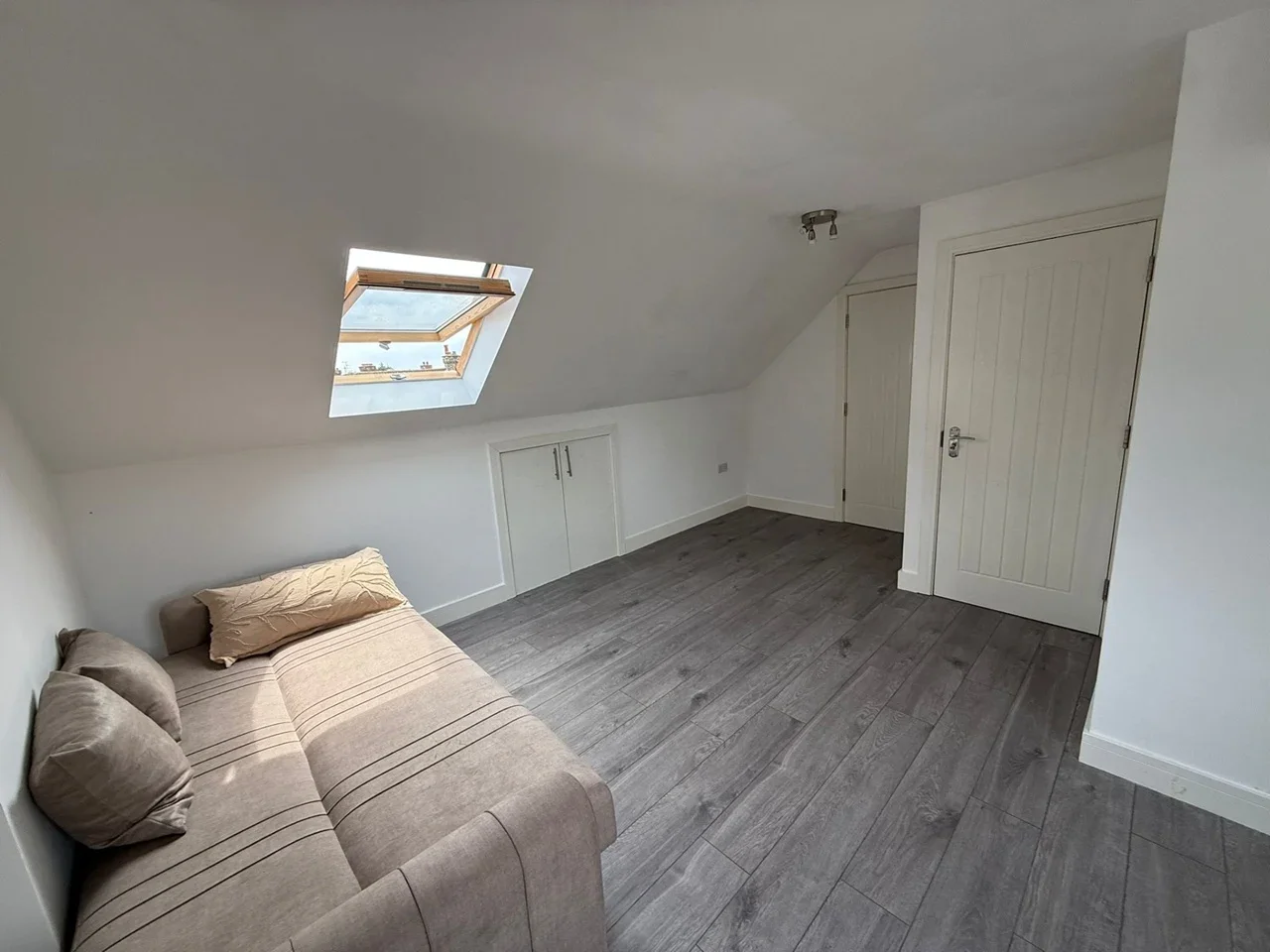 Flat Bromley Road in Greater London