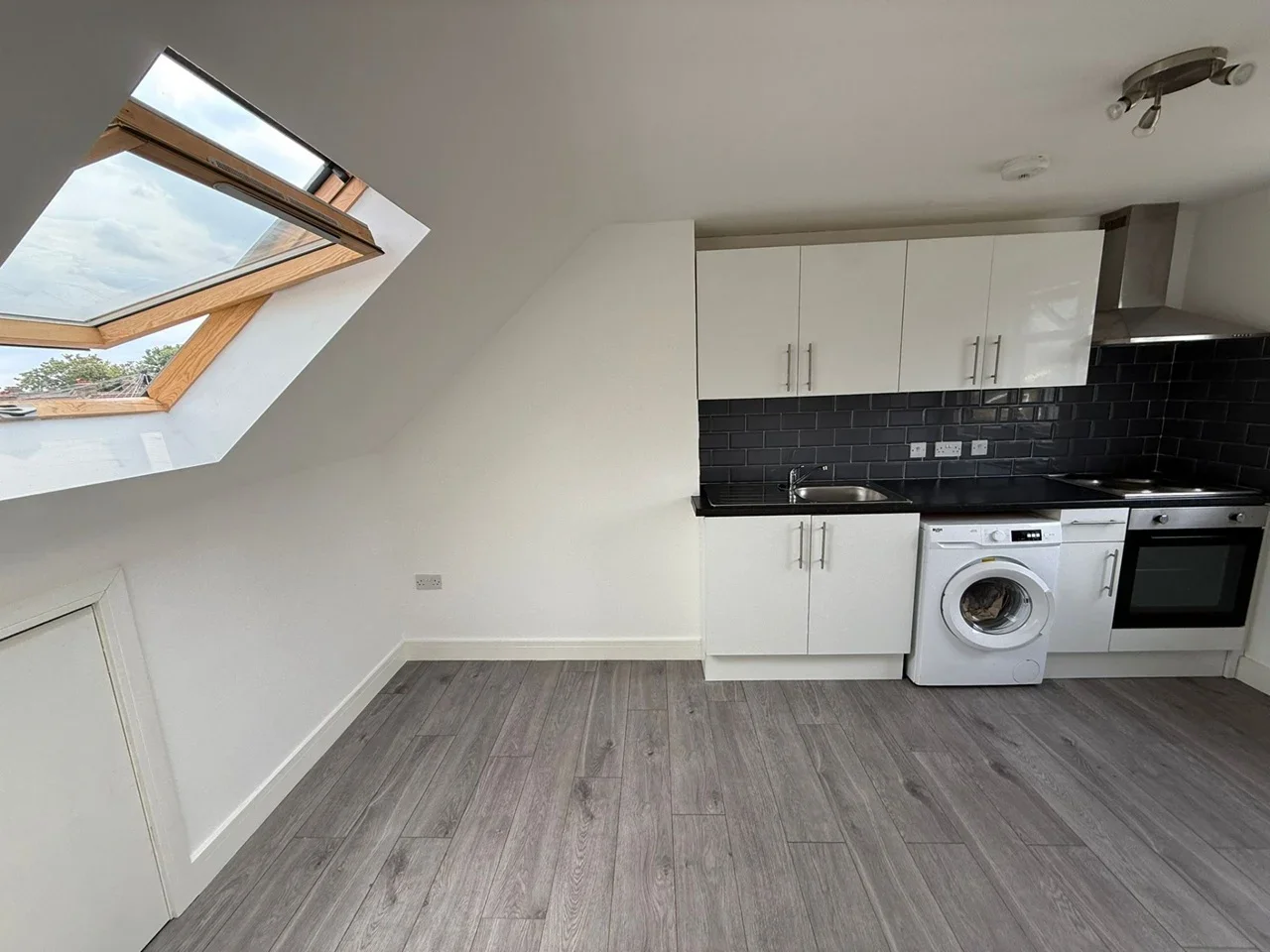 Flat Bromley Road in Greater London