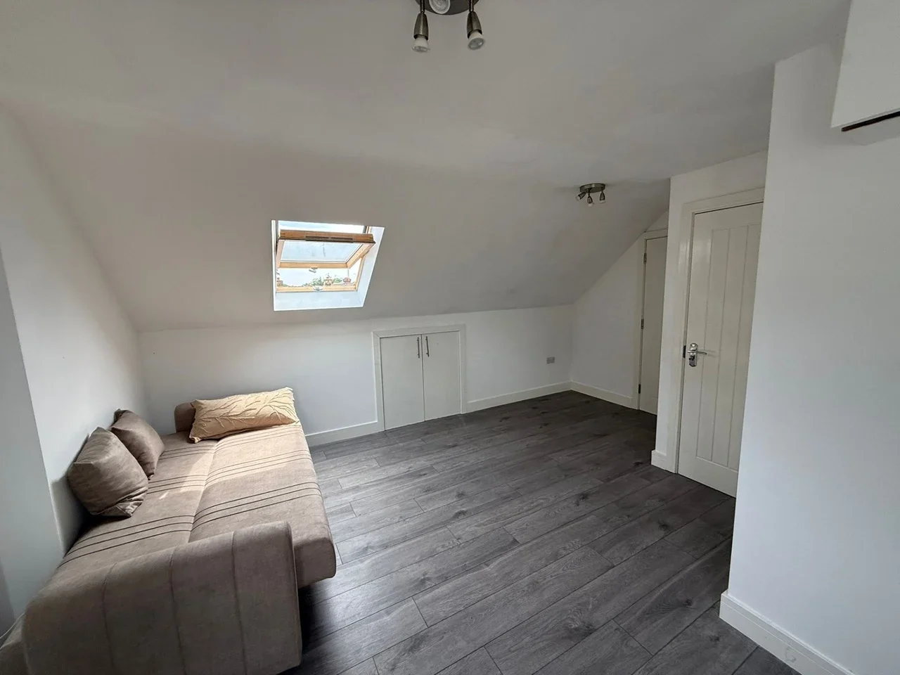 Flat Bromley Road in Greater London