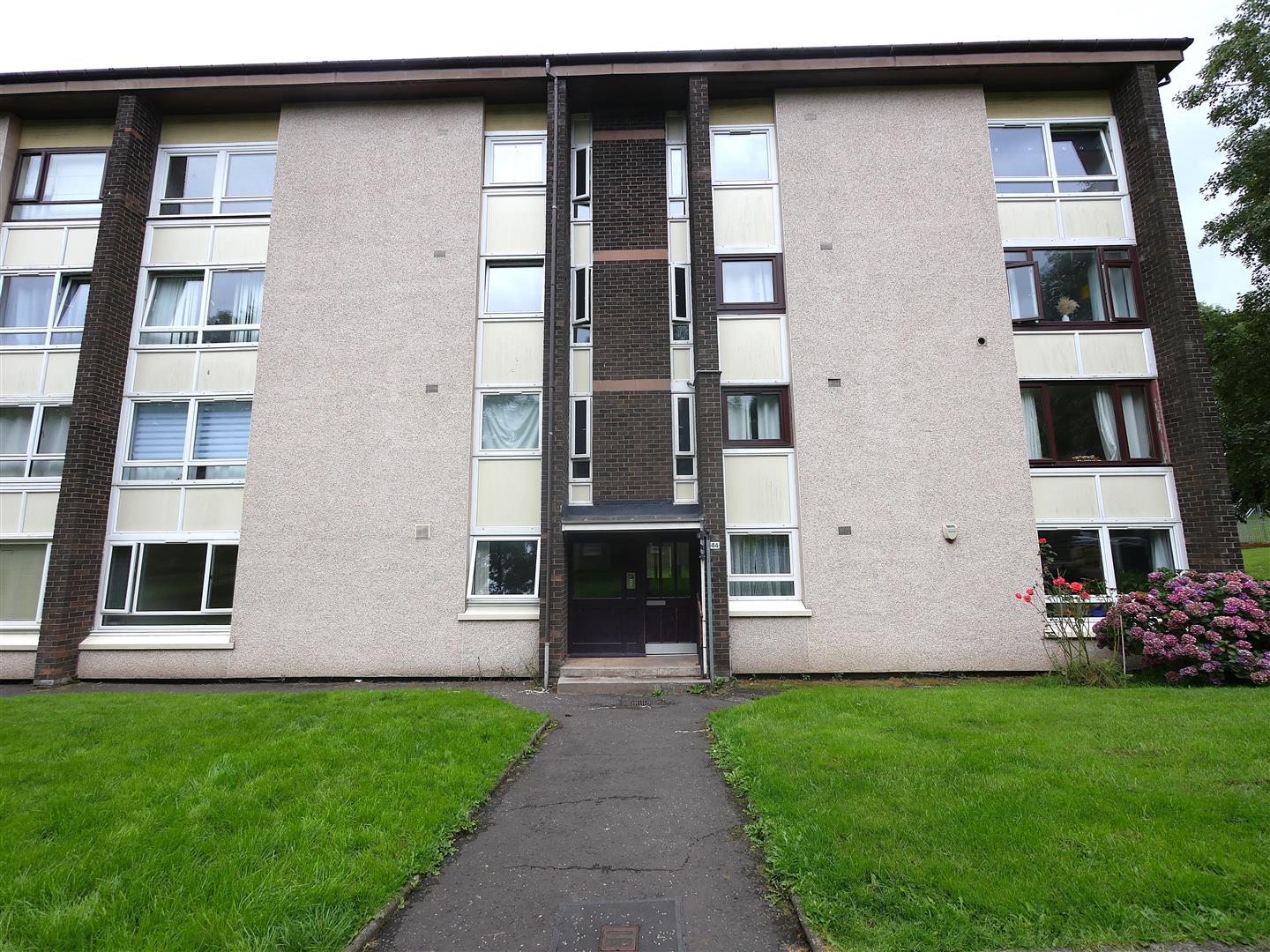 Flat Banner Road in Glasgow