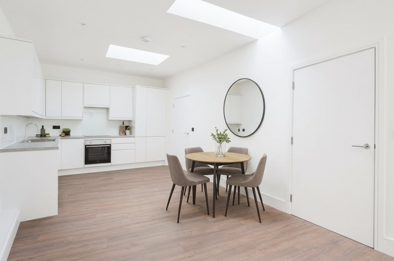 Flat Farnborough Passage in Mole Valley
