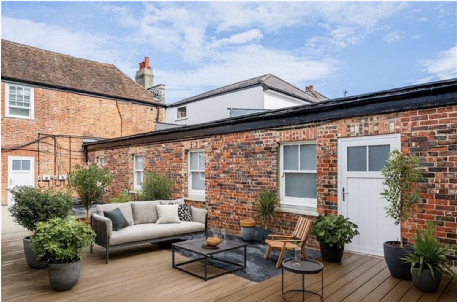 Flat Farnborough Passage in Mole Valley