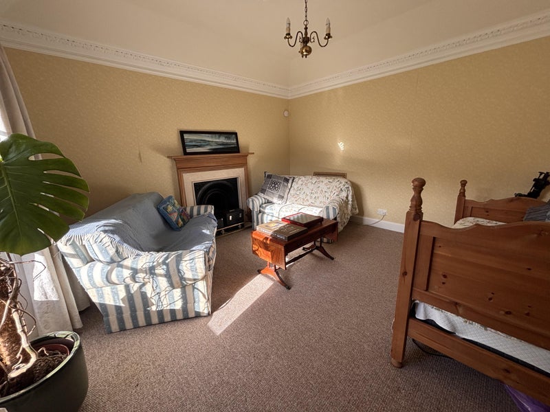 Room Links Road in North Berwick