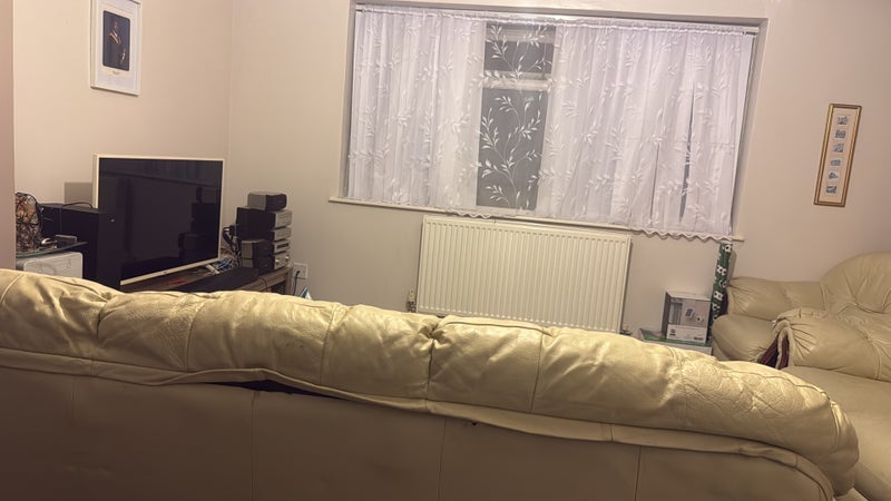 Room Manor Road in Charnwood
