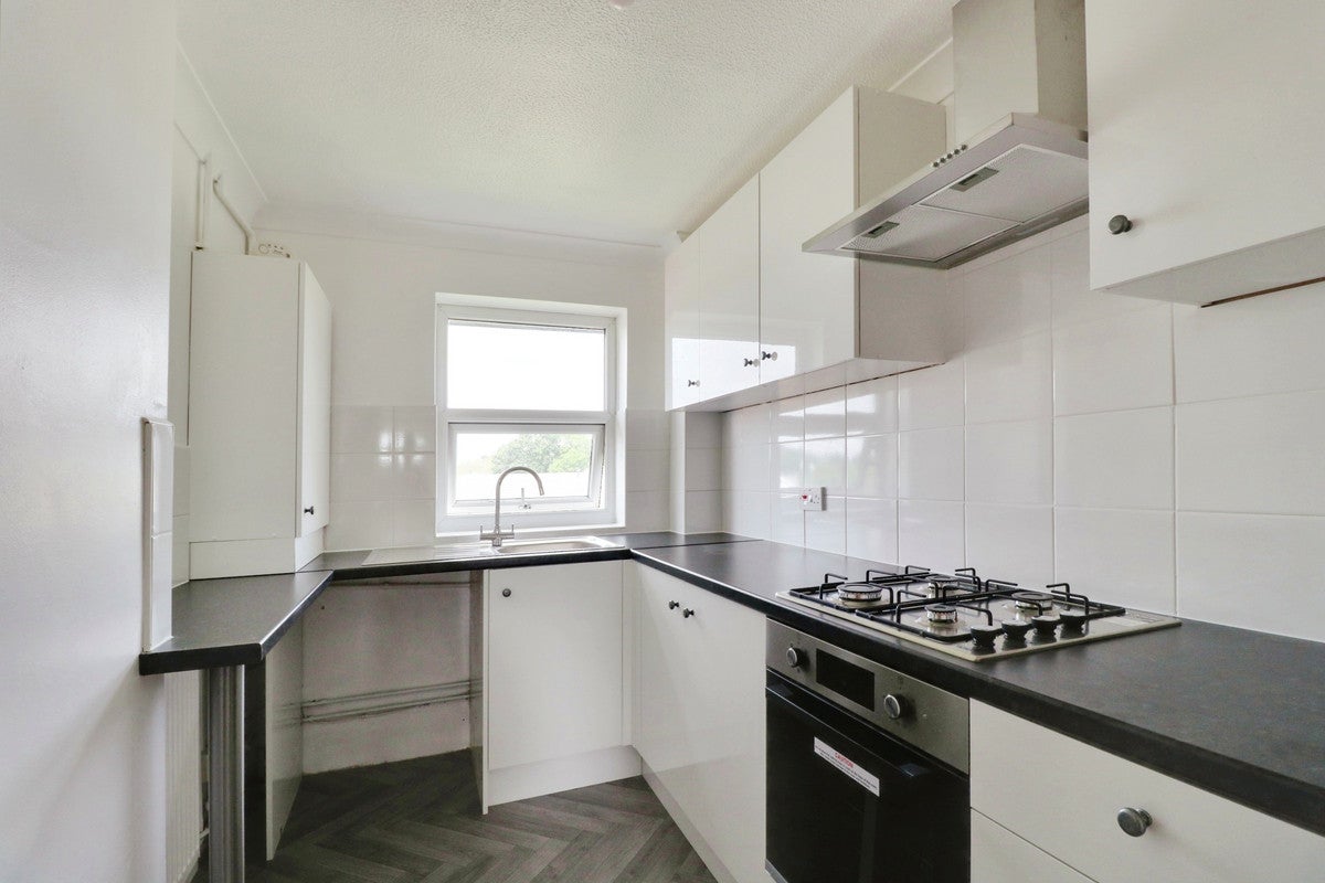 Flat Hazelwood in Castle Point