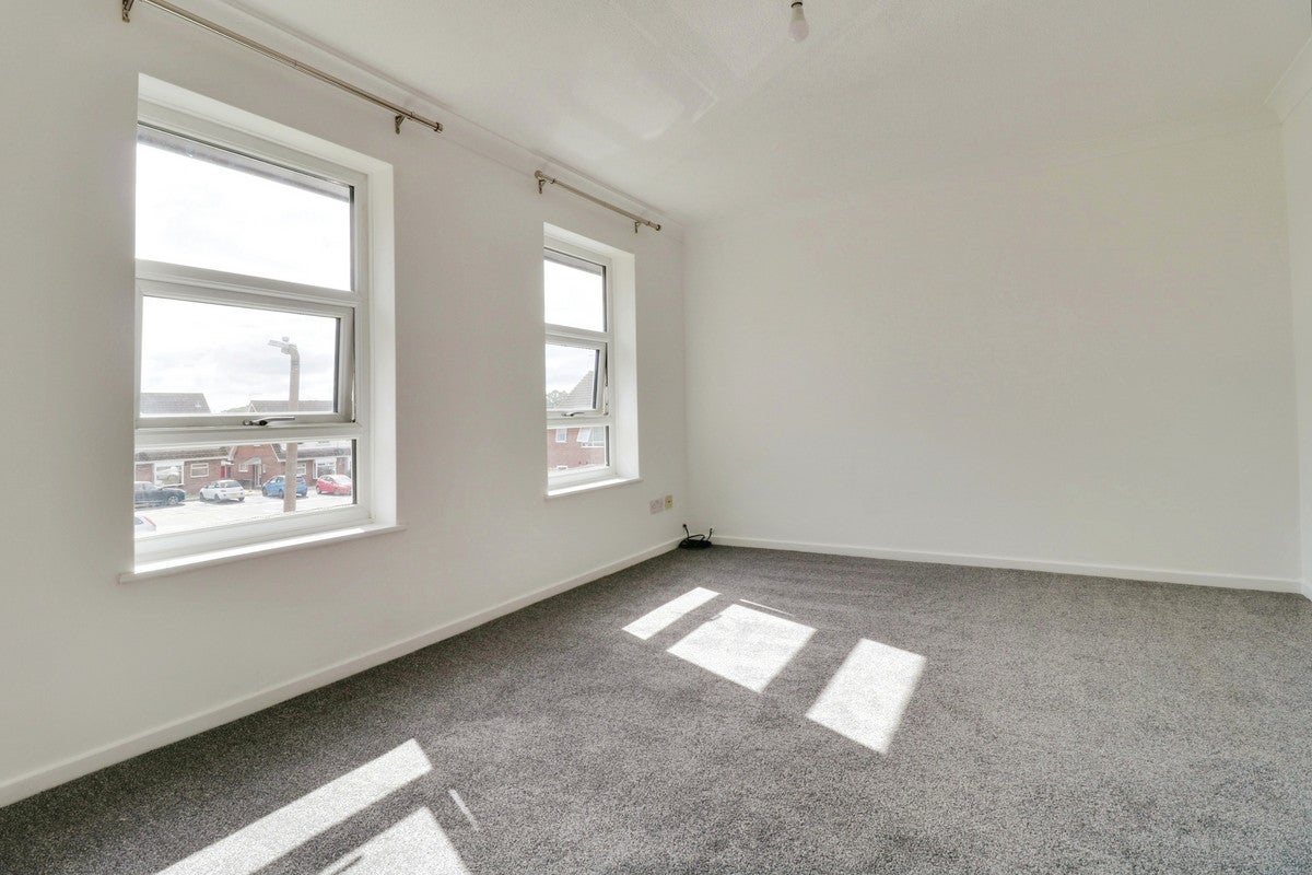 Flat Hazelwood in Castle Point