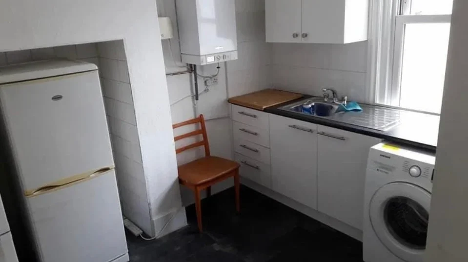 Room Carlisle Road in Eastbourne