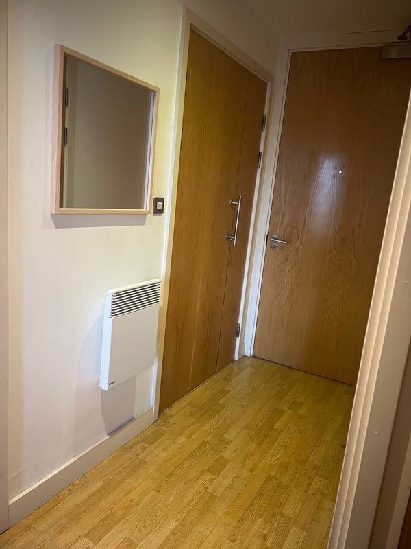 Room Hornbeam Way in Manchester
