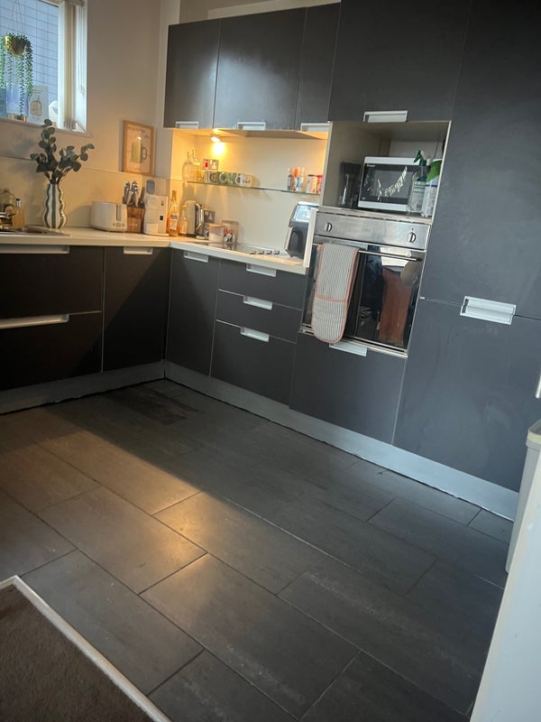 Room Hornbeam Way in Manchester