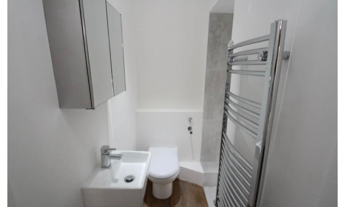 Room Canning Road in Greater London