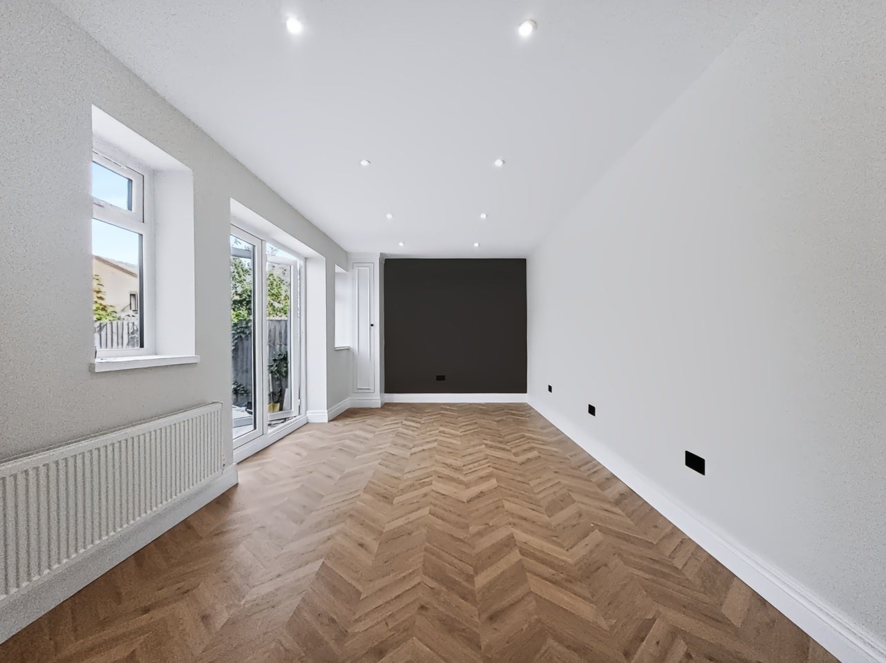 Flat Fenton Road in Greater London