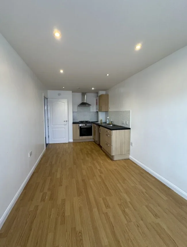 Flat Irvon Hill Road in Wickford