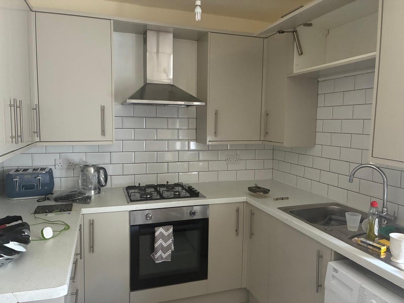Room Norfolk Close in Greater London