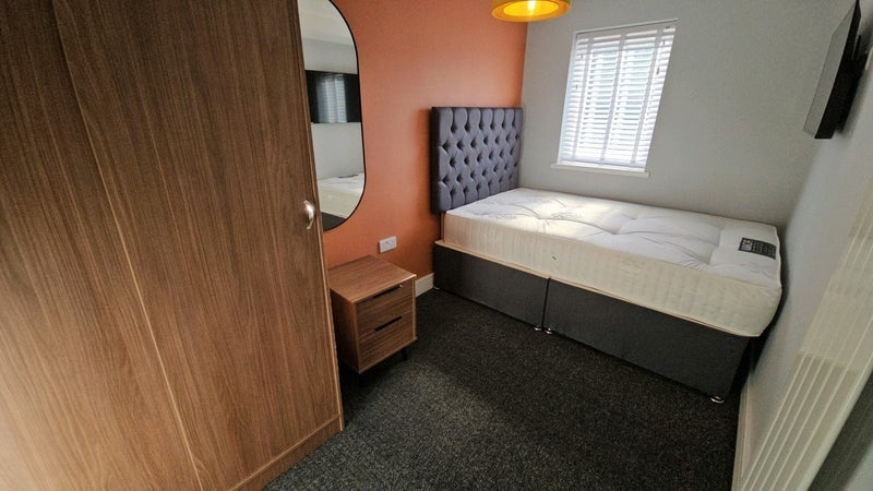 Room Chorley Road in Salford